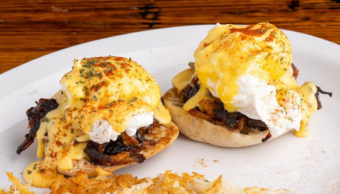 Classic Eggs Benedict plate